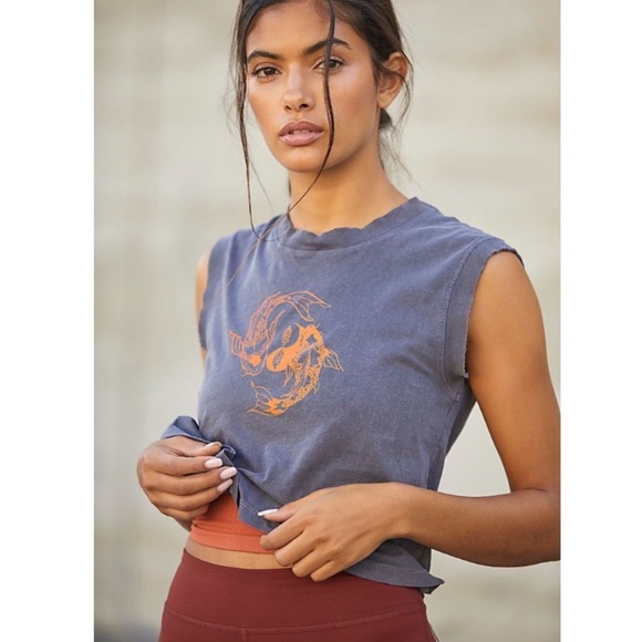 NWT Free People Don’t Be Koi Black & Orange Tee - Picture 15 of 15